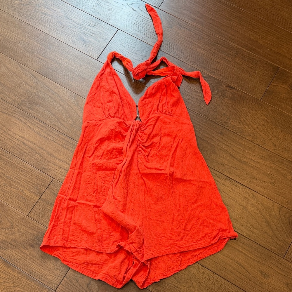 Lush Coral Halter Romper Size Medium C27-013